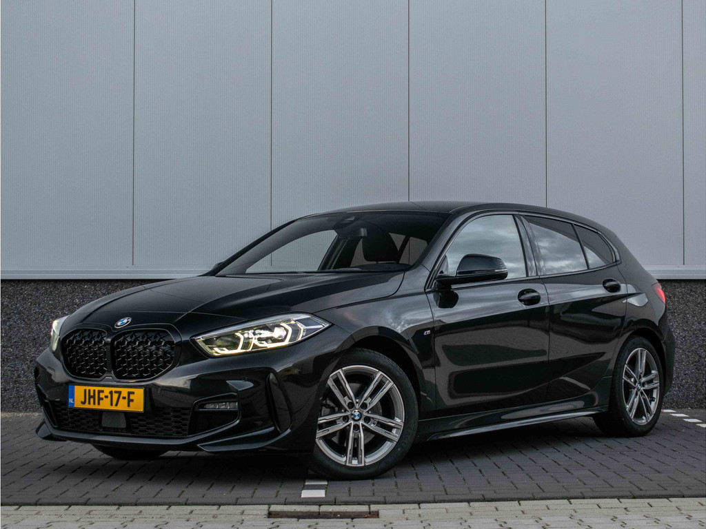 2022 BMW 1-serie 118i M-sport | Carplay / Android auto | Sfeerverlichting | Leder | Airco | Cruise Control | DAB | PDC |