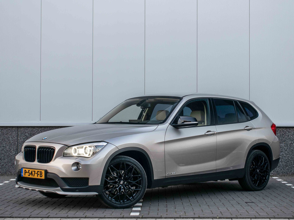 2015 BMW X1 xDrive28i 245pk | Trekhaak 2000kg | Carplay | Leder | Navi | Cruise control | Bluetooth | Stoelverwarming | LED koplampen |